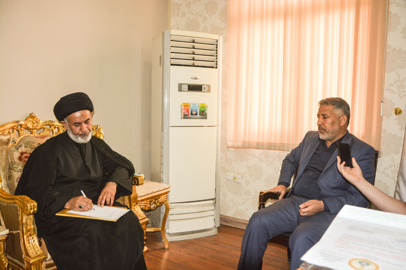 زار وفد من مركز كربلاء للدراسات والبحوث النائب الأول لمحافظ كربلاء المقدسة، الاستاذ جاسم الفتلاوي للاطلاع على خدمات النقل المقدمة للزائرين.