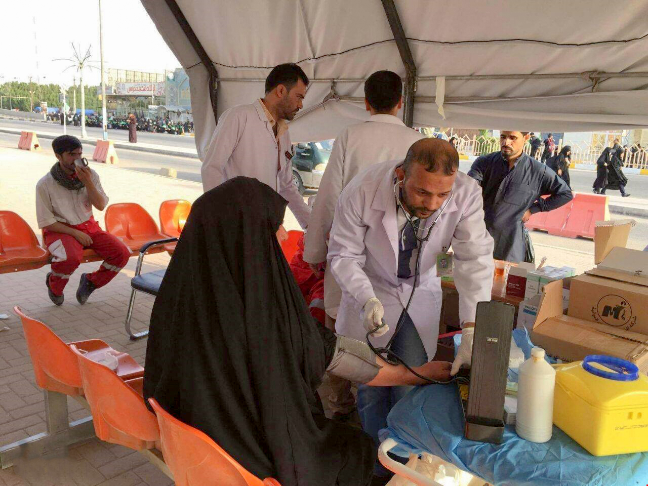 كوادر طبية اجنبية وعربية تشارك في خدمة زائري الحسين عليه السلام