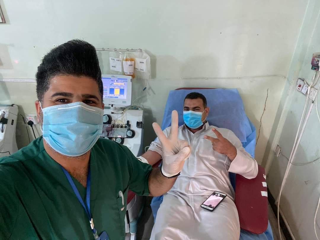 في كربلاء... مدرّس يتطوع ضمن الكوادر الصحية لمواجهة كورونا