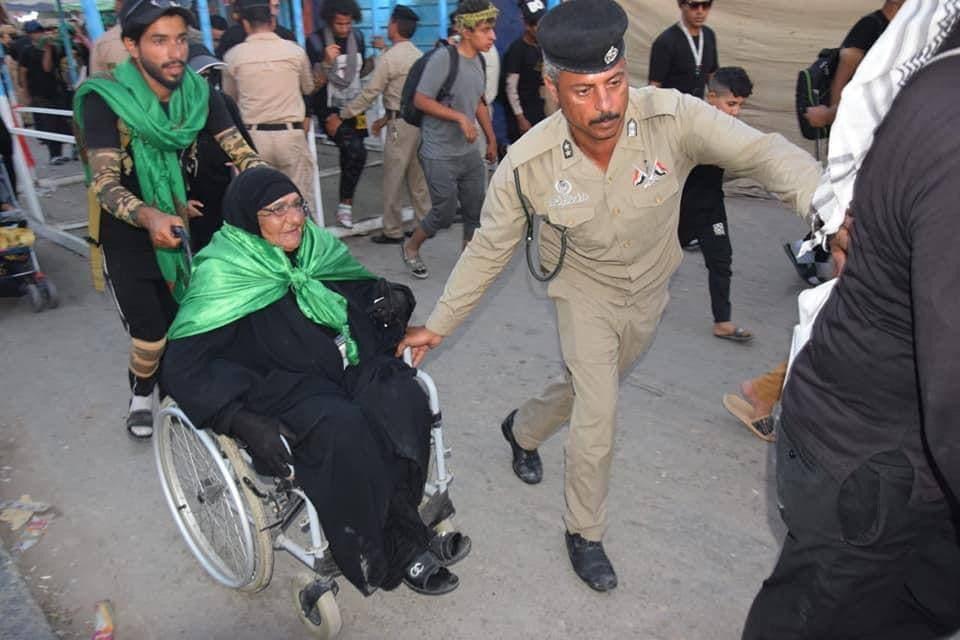 بالصور : جهد خدمي وإنساني لتشكيلات شرطة كربلاء خلال زيارة الأربعين