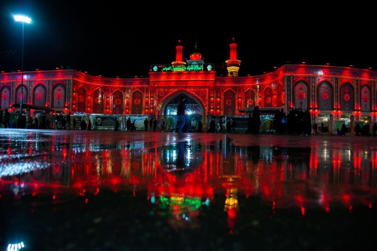 Pictures: Al-Abbas holy shrine covered in black on the martyrdom anniversary of Imam al-Hadi (A. S)