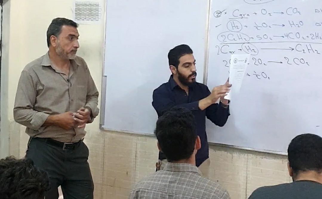 ملاكات مركز كربلاء للدراسات والبحوث تباشر في توزيع استمارة استطلاع الرأي الخاصة بتفشي ظاهرة المخدرات