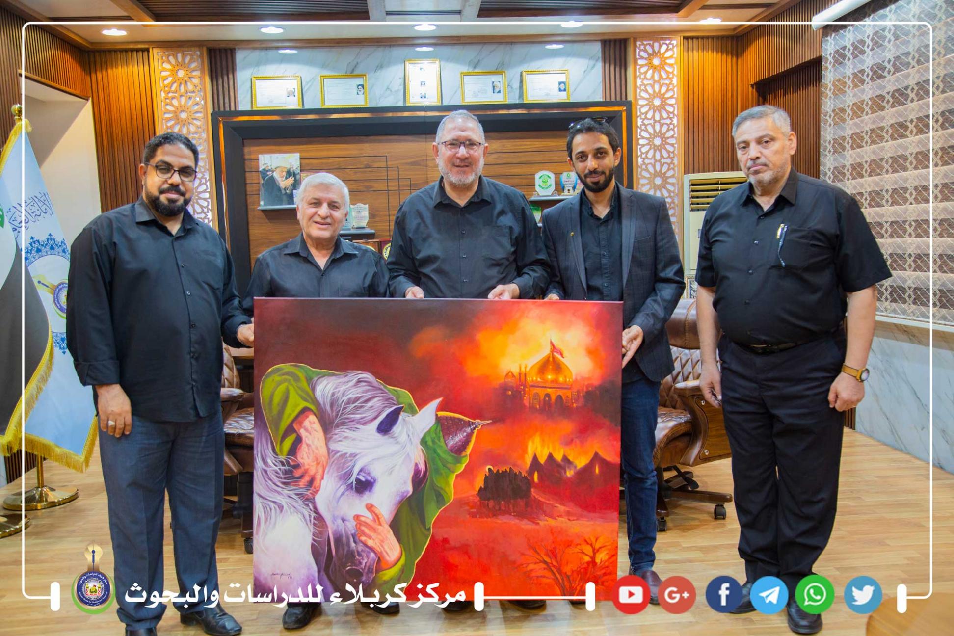 رسام بحريني يزور مركز كربلاء للدراسات والبحوث ويستعرض لوحات فنية حول القضية الحسينية الخالدة