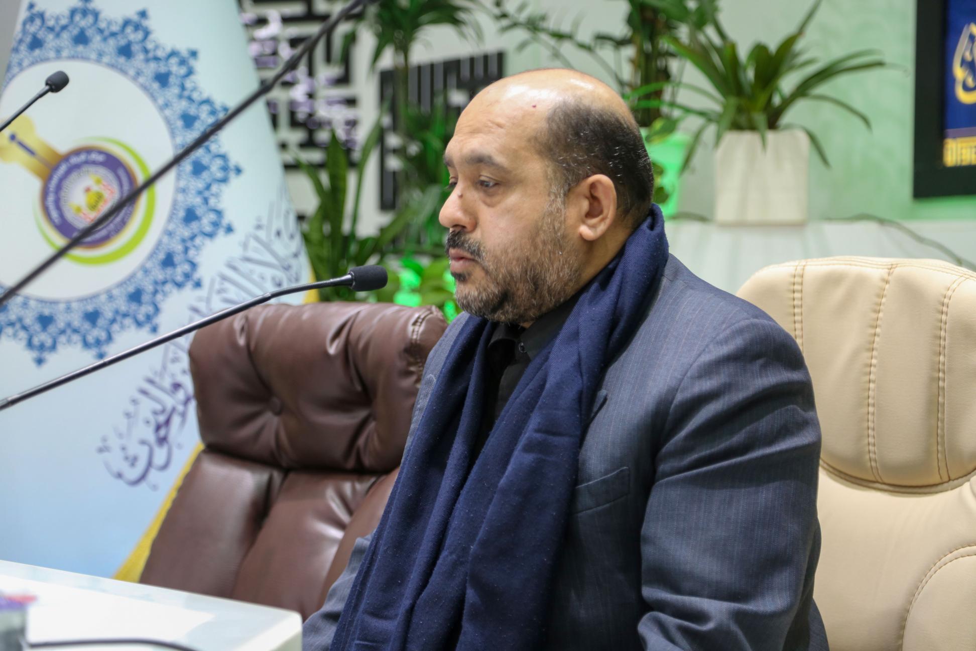 بالصور || القارئ كريم المنصوري يتلو أيات من الذكر الحكيم تمهيداً لإنطلاق فعاليات المؤتمر العلمي الدولي السادس لزيارة الأربعين