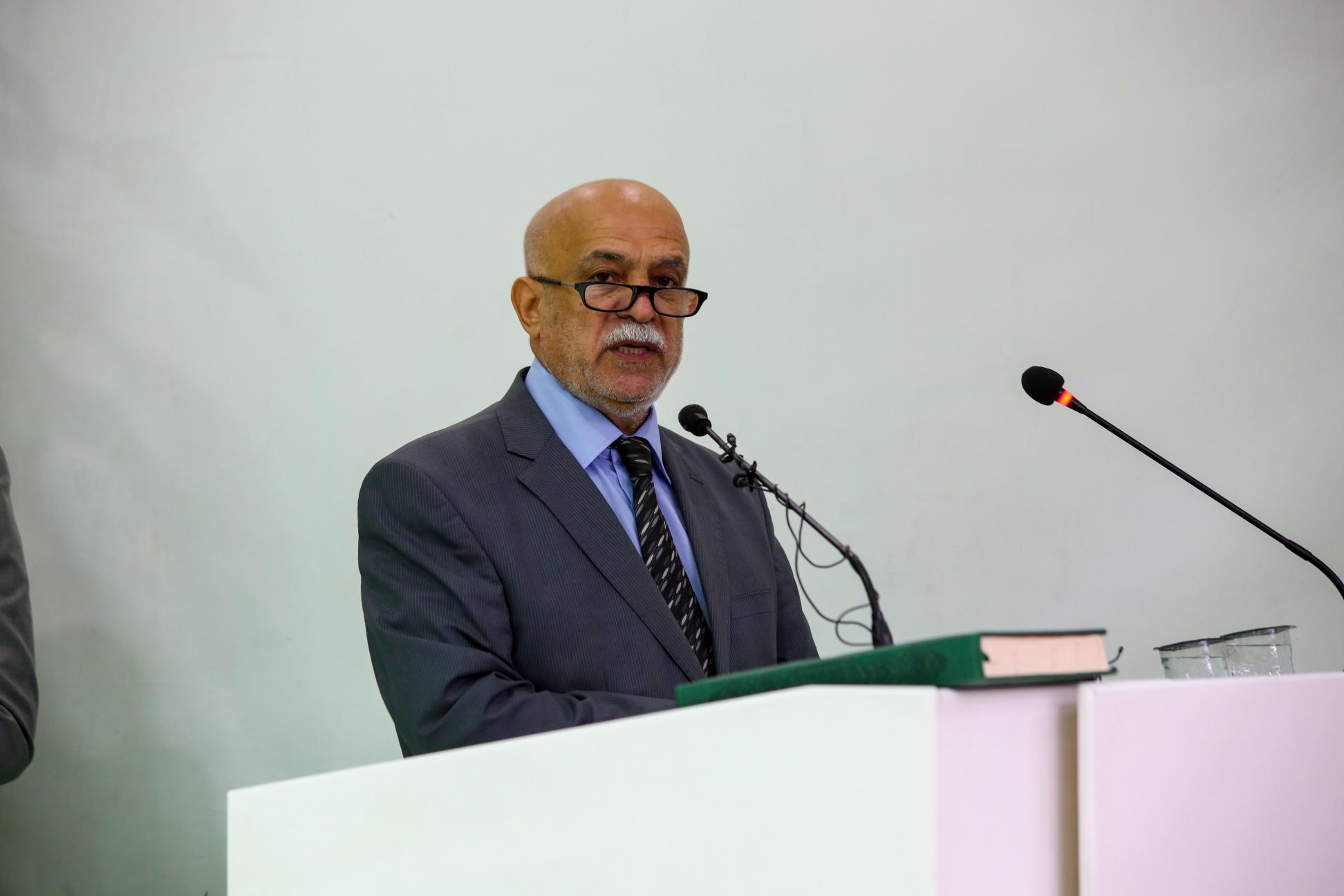 بالصور || ممثل كلية الصفوة الجامعة يُلقي كلمته الافتتاحية في المؤتمر العلمي الدولي السادس لزيارة الأربعين المباركة
