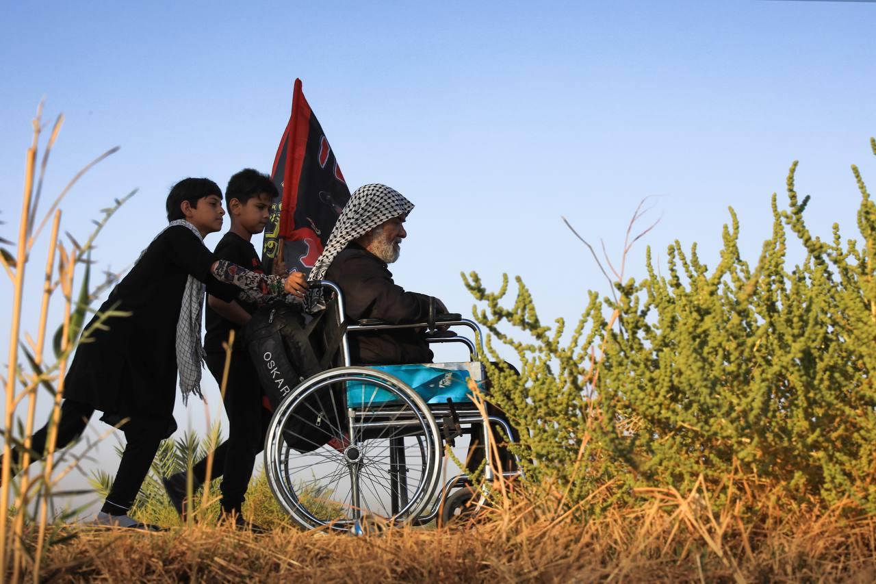 شذرات في حضرة سيد الأربعين..الحسين (عليه السلام)