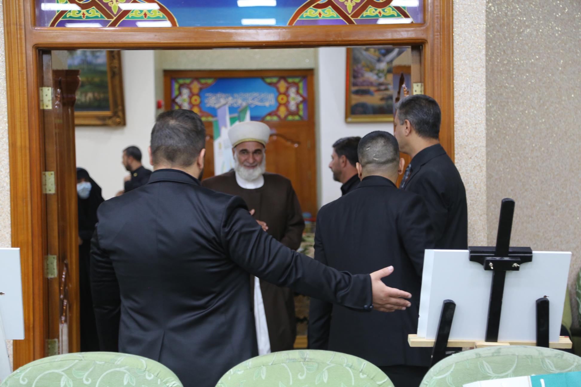بالصور بدء وصول الوفود العربية والاجنبية المشاركة في المؤتمر العلمي الدولي السابع لزيارة الأربعين لحضور الجلسة الافتتاحية في العتبة الحسينية المقدسة.