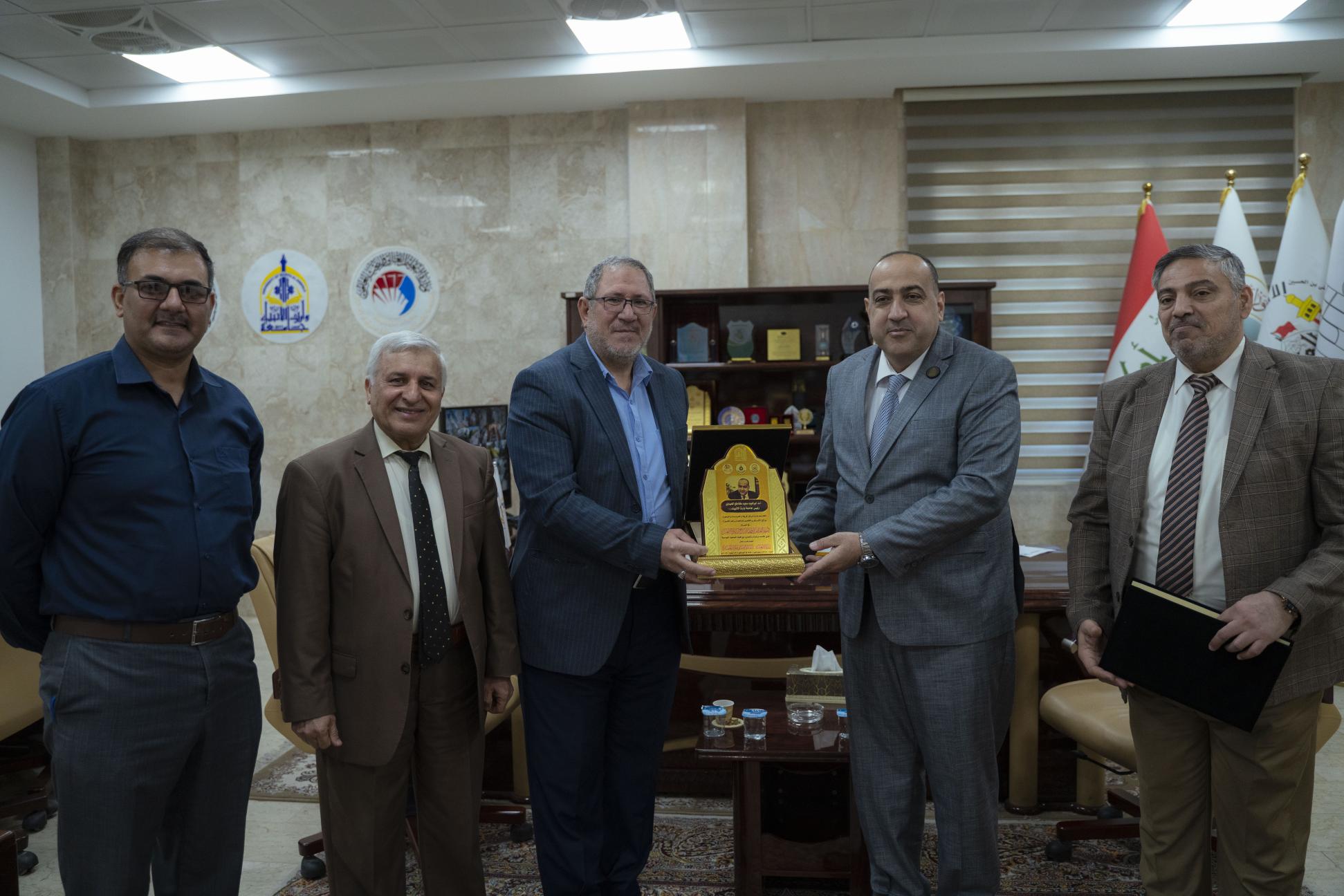 درع الأربعين لجامعة وارث الأنبياء