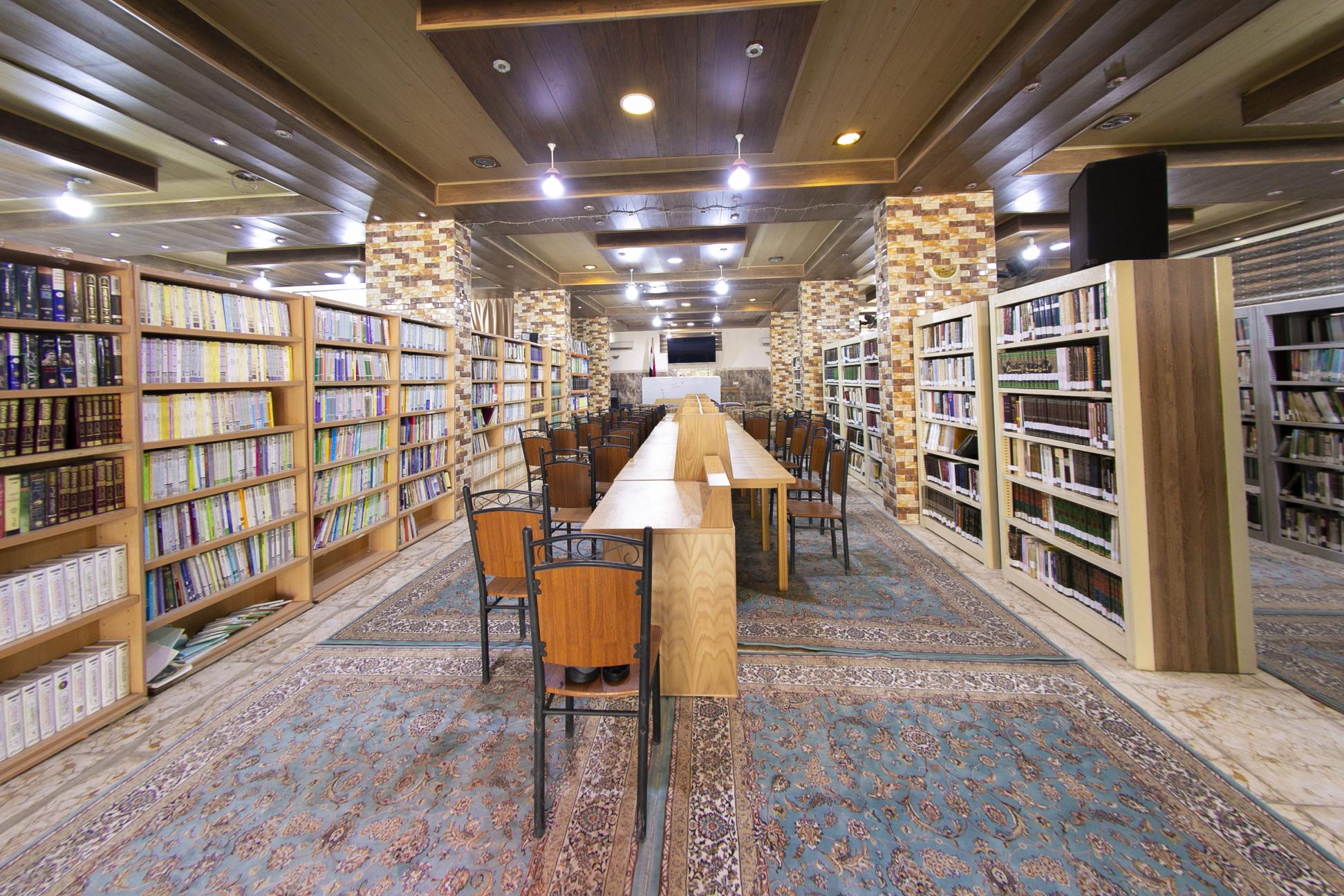 مكتبة المركز تقدم خدمات مجانية للباحثين والطلبة