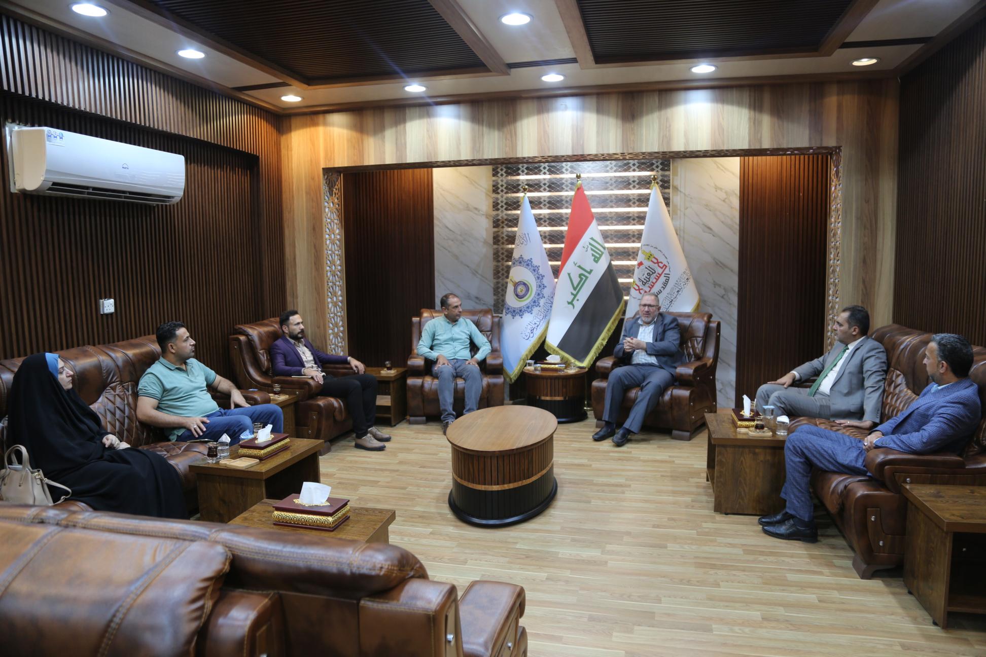 وفد من جامعة كربلاء يزور المركز