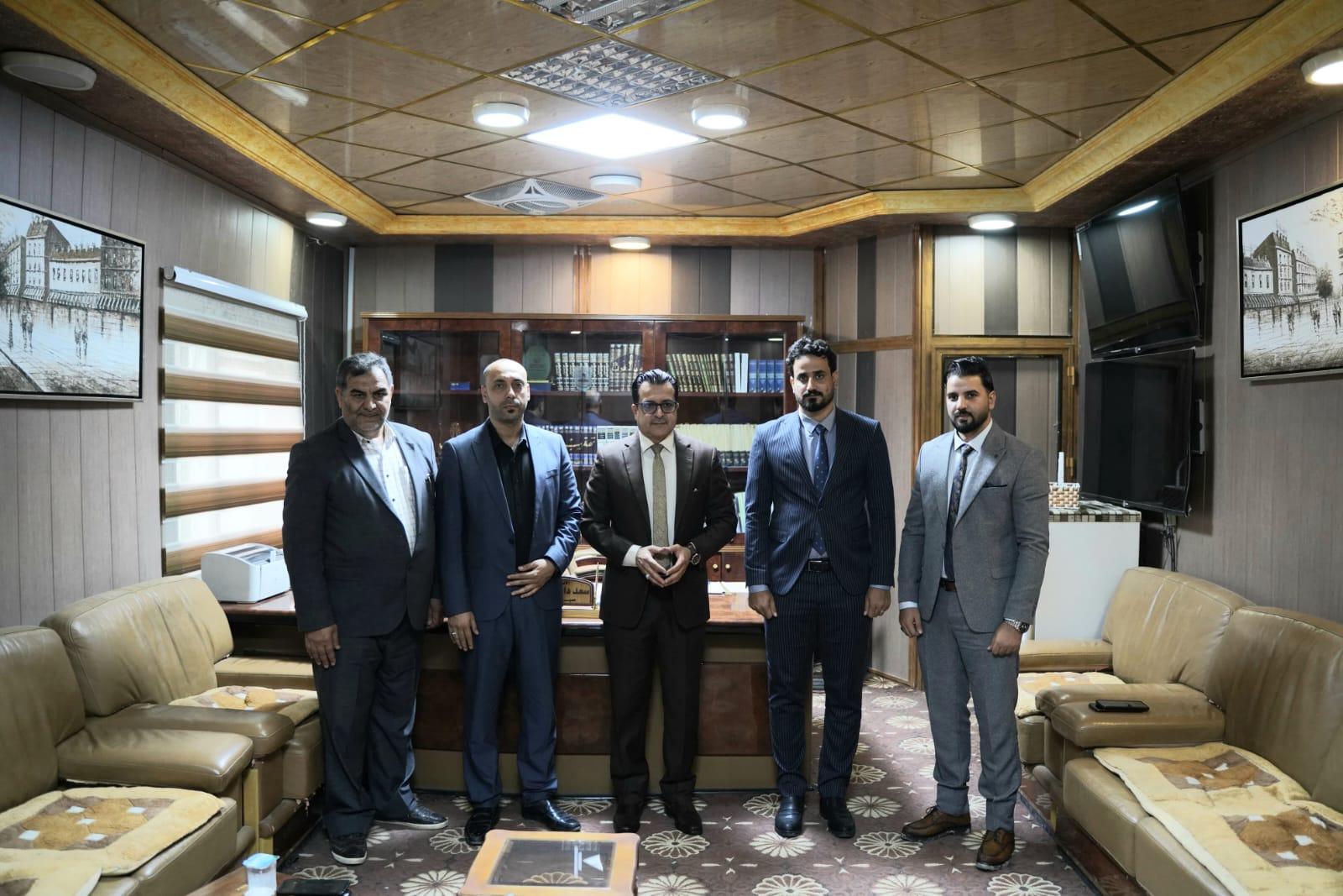 كلية الآداب في جامعة واسط تستقبل وفد المركز