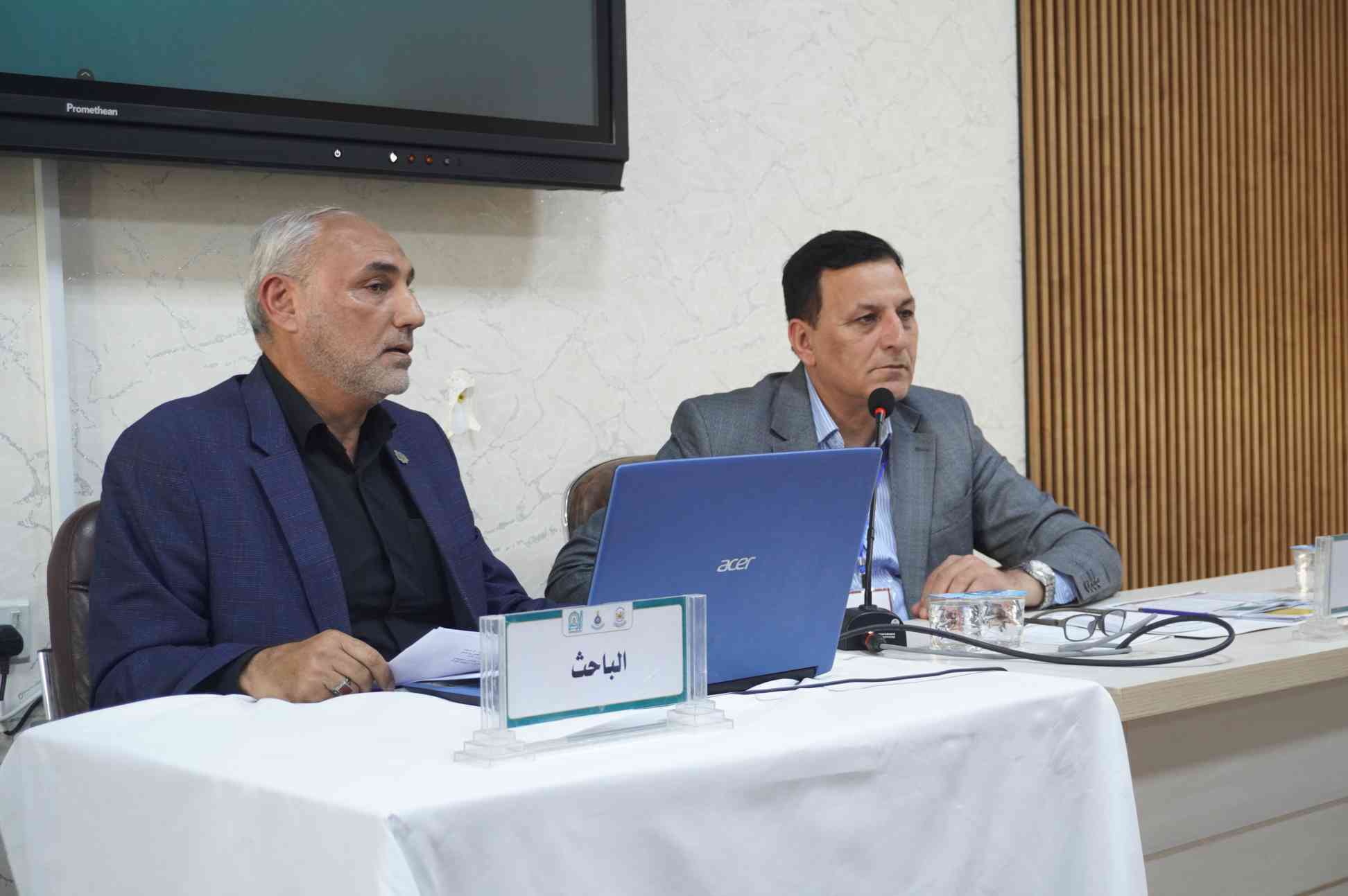 على هامش المؤتمر العلمي الدولي الثامن  لزيارة الأربعين، الذي ينظمه مركز كربلاء للدراسات والبحوث التابع الى العتبة الحسينية المقدسة، يواصل الباحثون مناقشة البحوث في الجلسة البحثية المسائية لليوم الثاني من المؤتمر. 