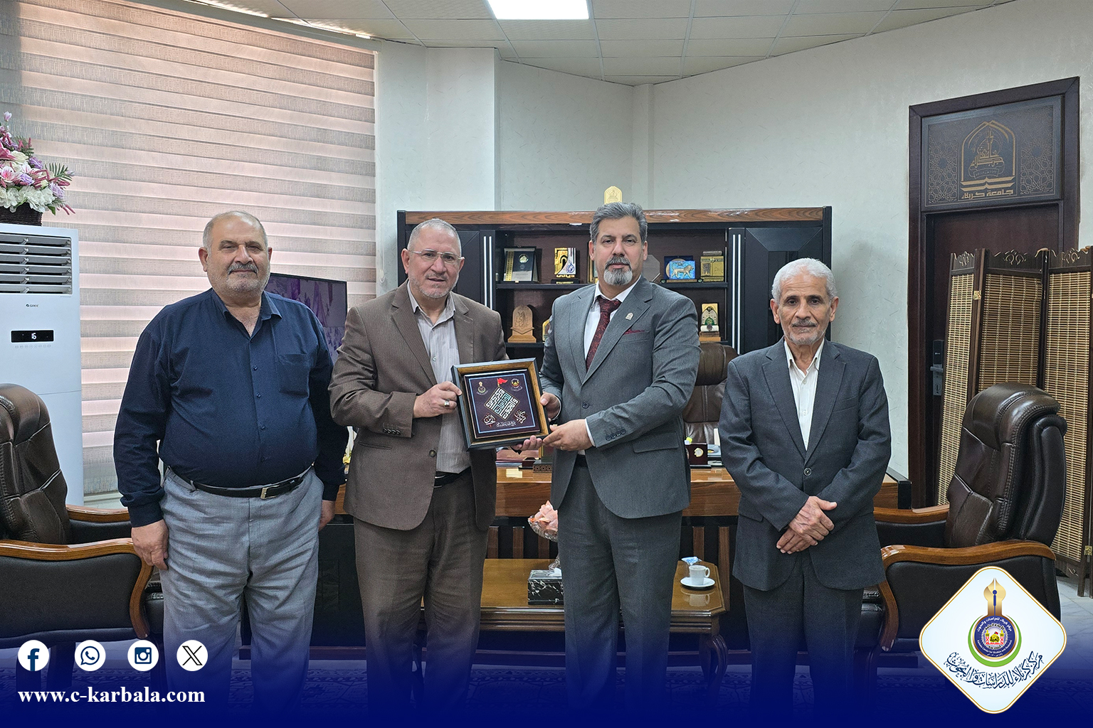 رئيس جامعة كربلاء يستقبل وفداً من المركز